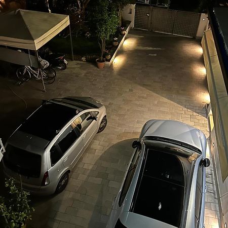 Happy King Apartment Camaiore Bagian luar foto