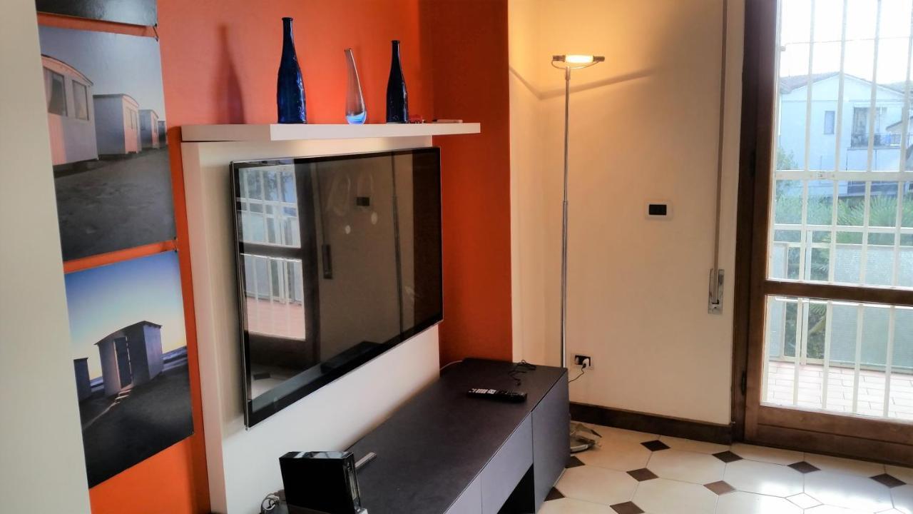 Happy King Apartment Camaiore Bagian luar foto